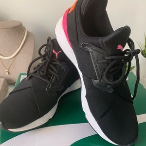 Puma Muse Chase Sneakers
